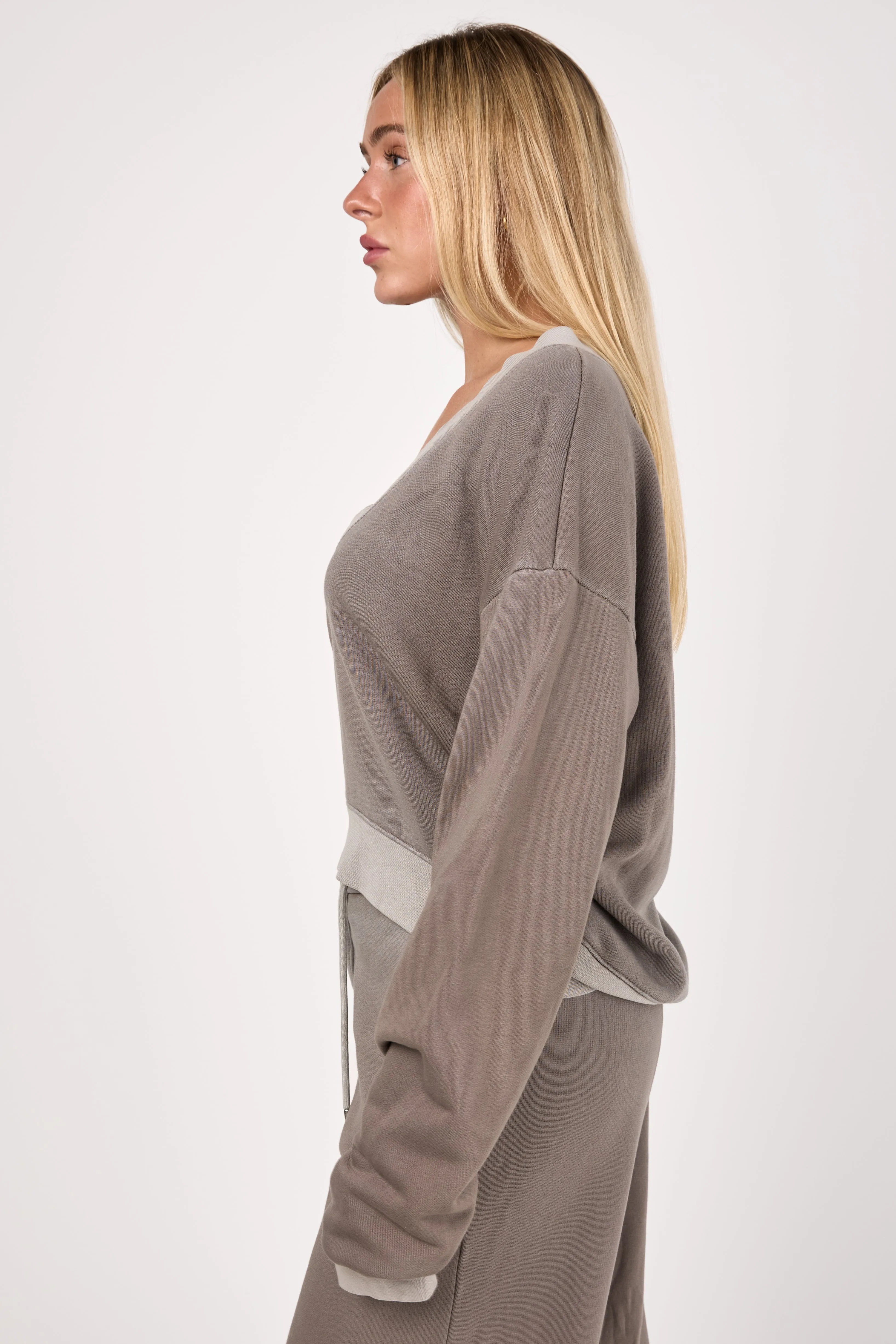 Geneva Sweatshirt in Vintage Cement