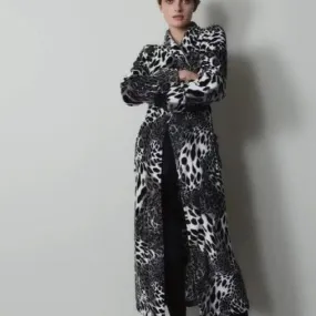 Natori Luxe Leopard 52" Robe in Black/White Print H74274