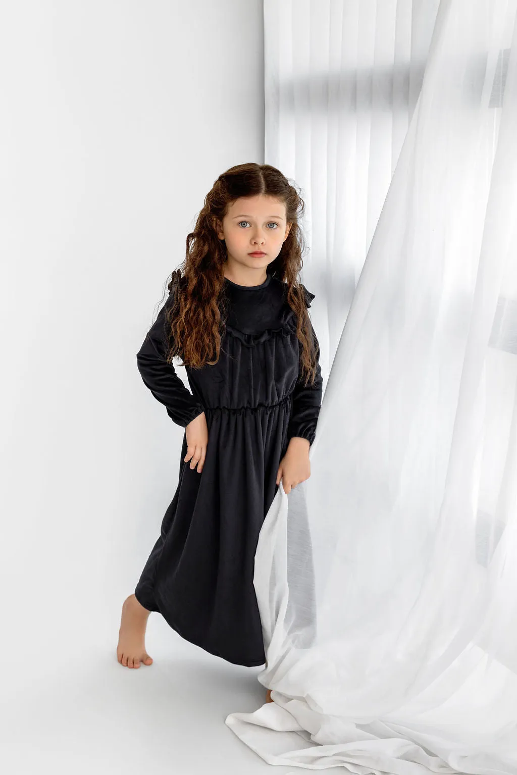 Pouf Black Velour Ruffle Robe