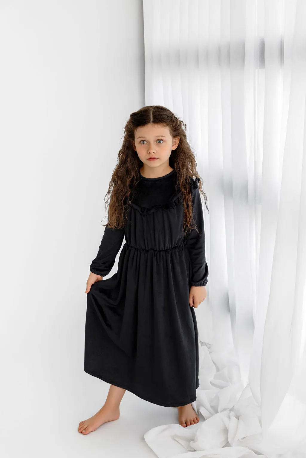 Pouf Black Velour Ruffle Robe