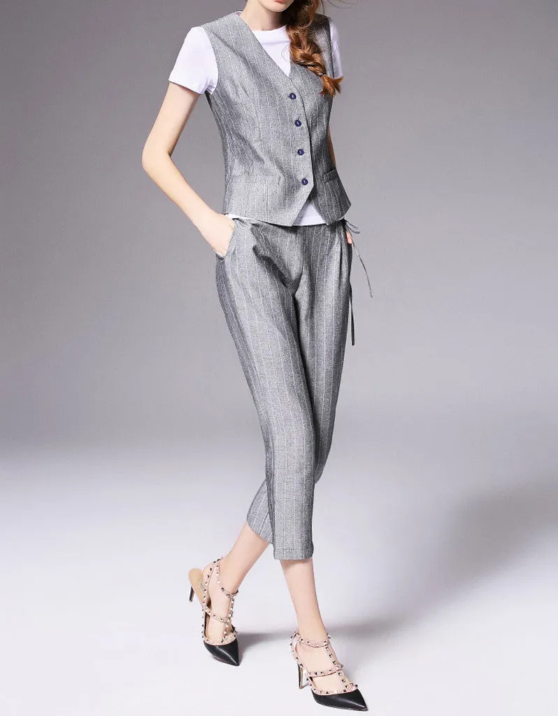 Sleeveless vest with 3/4 pants and T-shirt
