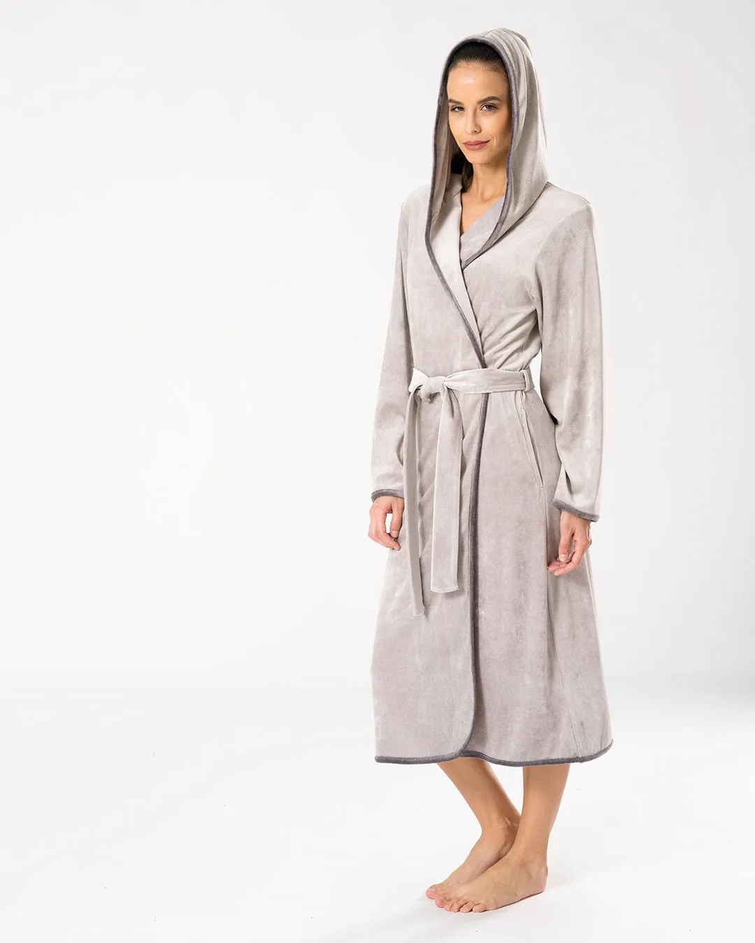 WINNIPEG BAMBOO NIKI GULL GRAY HOOD ROBE